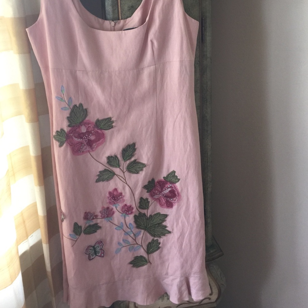Sleeveless Pink Floral Embroidered Dress